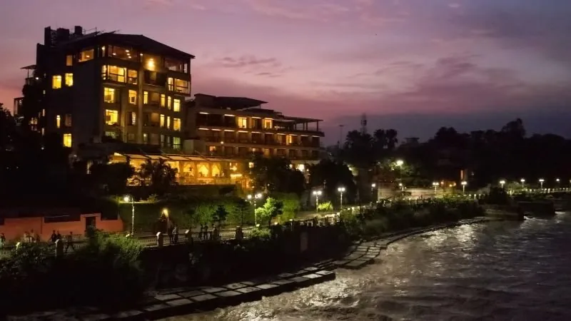 Ganga Kinare — Rishikesh