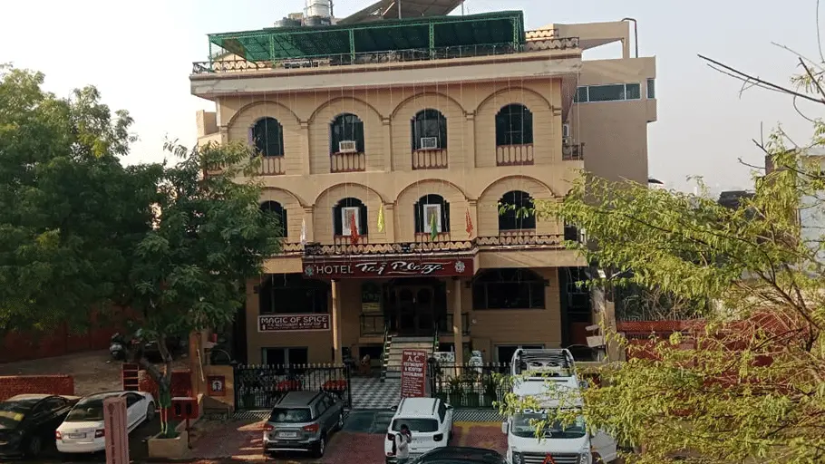 Hotel Taj Plaza — photo 1