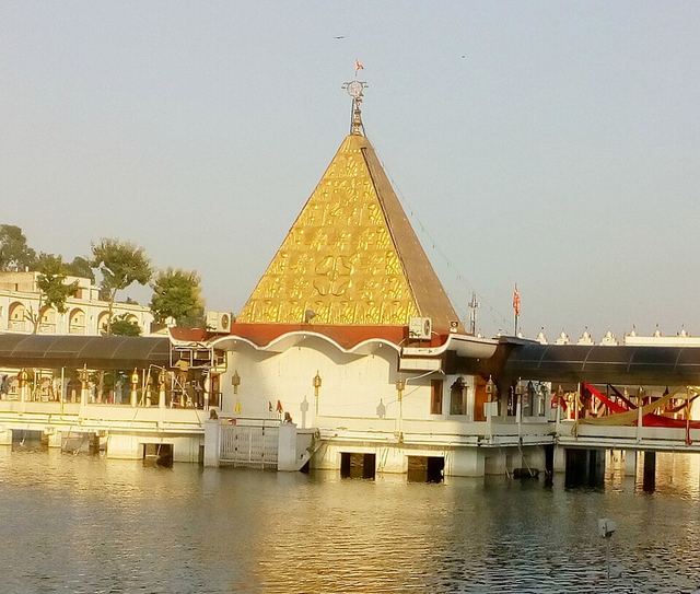 Devi Talab Mandir, Jalandhar — on the Delhi to Amritsar taxi route