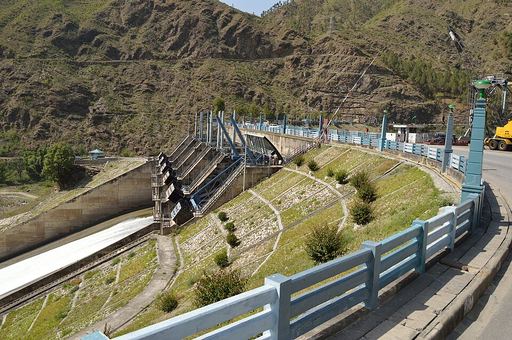 Pandoh Dam viewpoint — on the Delhi to Manali taxi route