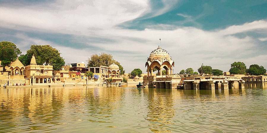 Gadisar Lake — Rajasthan Desert Trail